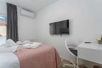 Malinska Apartment with Private Outdoor Pool