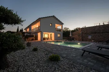 3-Bedroom Holiday House in Kornić with Heated Pool