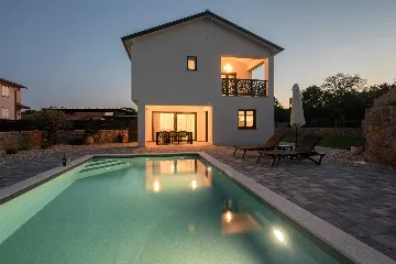 3-Bedroom Holiday House in Kornić with Heated Pool