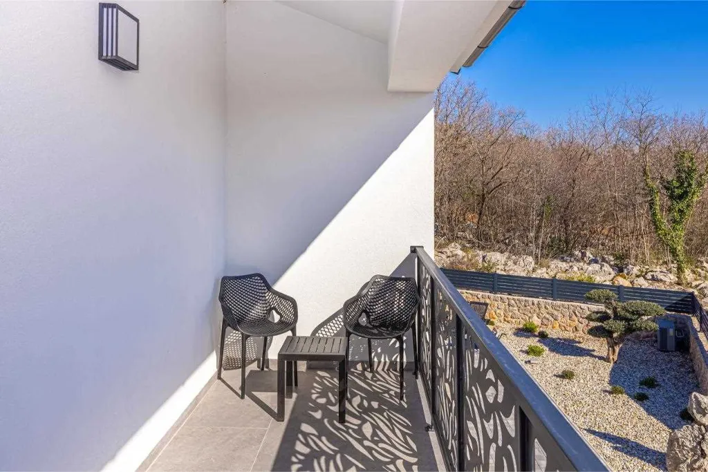 3-Bedroom Holiday House in Kornić with Heated Pool