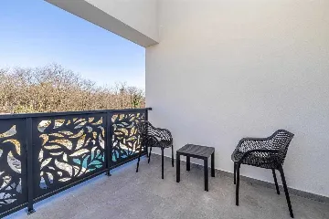 3-Bedroom Holiday House in Kornić with Heated Pool