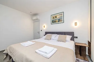 3-Bedroom Holiday House in Kornić with Heated Pool