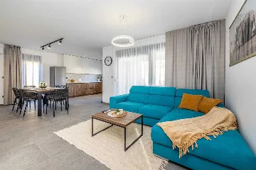 3-Bedroom Holiday House in Kornić with Heated Pool