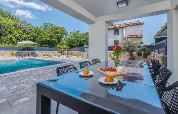 3-Bedroom Holiday House in Kornić with Heated Pool