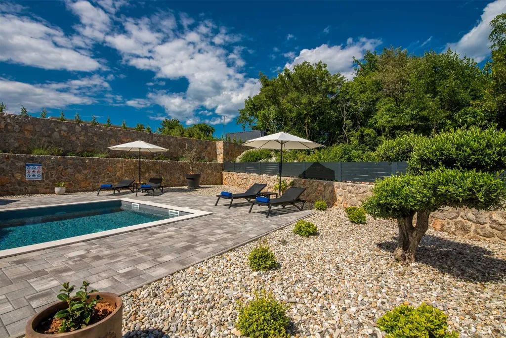 3-Bedroom Holiday House in Kornić with Heated Pool