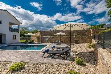 3-Bedroom Holiday House in Kornić with Heated Pool