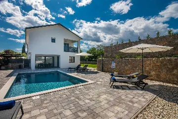 3-Bedroom Holiday House in Kornić with Heated Pool