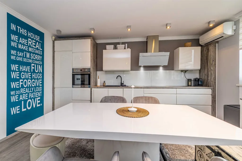 2-Bedroom Apartment with Private Pool in Malinska