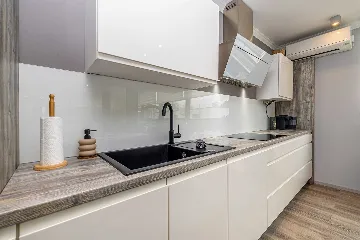 2-Bedroom Apartment with Private Pool in Malinska