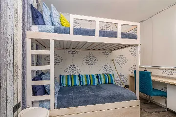 2-Bedroom Apartment with Private Pool in Malinska