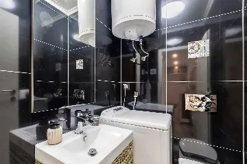 2-Bedroom Apartment with Private Pool in Malinska