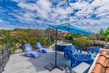 Holiday House with Jacuzzi in Bajčići (for 4)