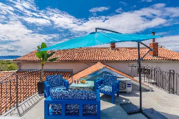 Holiday House with Jacuzzi in Bajčići (for 4)