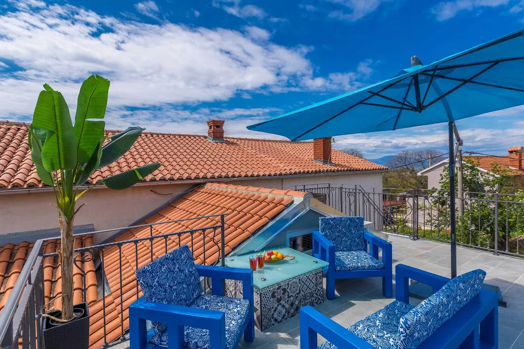 Holiday House with Jacuzzi in Bajčići (for 4)