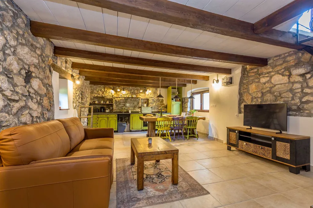 Holiday House with Jacuzzi in Bajčići (for 4)