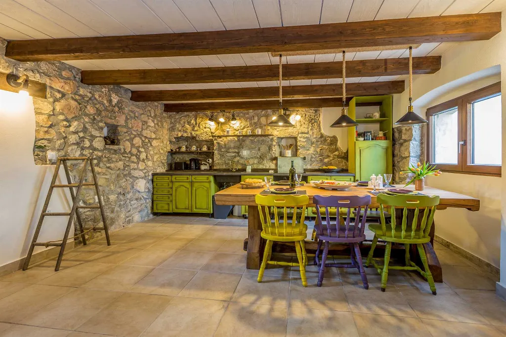 Holiday House with Jacuzzi in Bajčići (for 4)