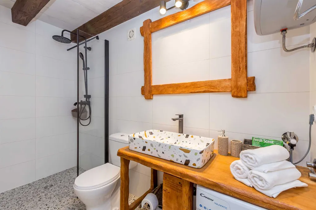 Holiday House with Jacuzzi in Bajčići (for 4)