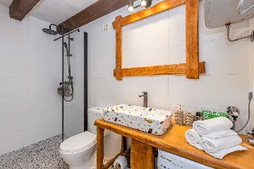 Holiday House with Jacuzzi in Bajčići (for 4)