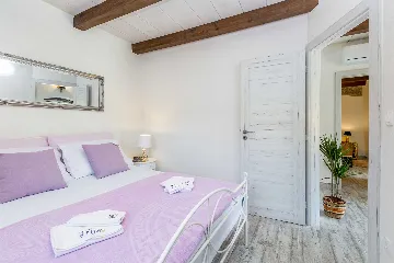 Holiday House with Jacuzzi in Bajčići (for 4)