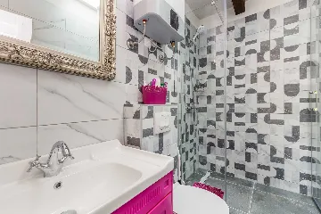 Holiday House with Jacuzzi in Bajčići (for 4)