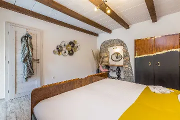 Holiday House with Jacuzzi in Bajčići (for 4)