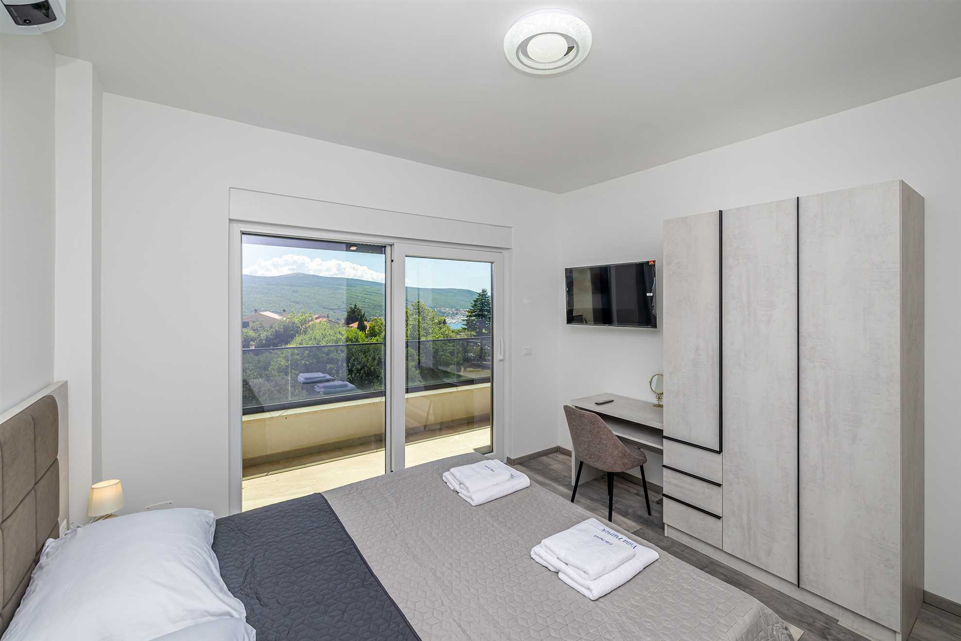 Holiday house VILLA PATRICK with pool, jacuzzi and sauna