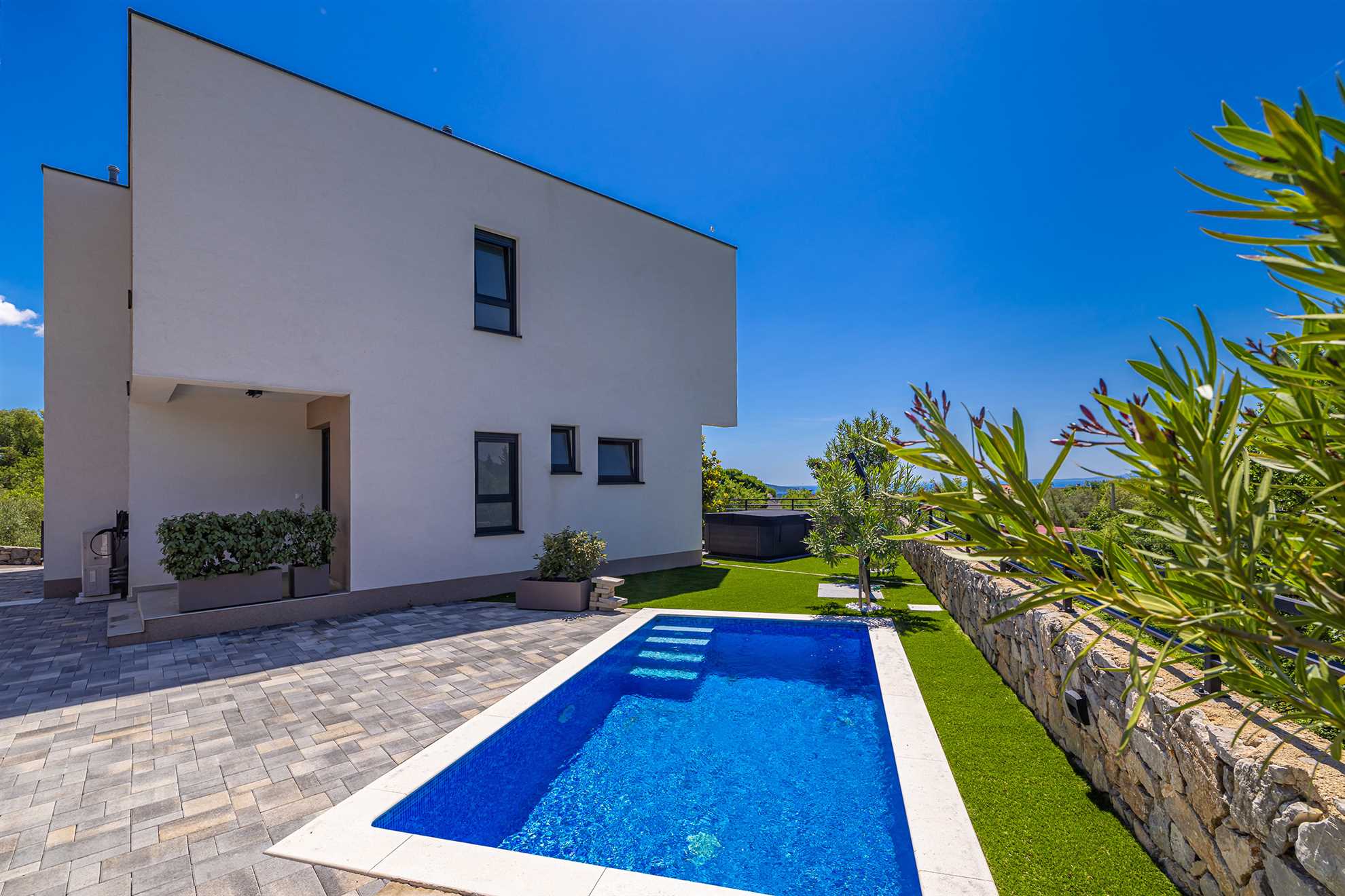 Holiday house VILLA PATRICK with pool, jacuzzi and sauna