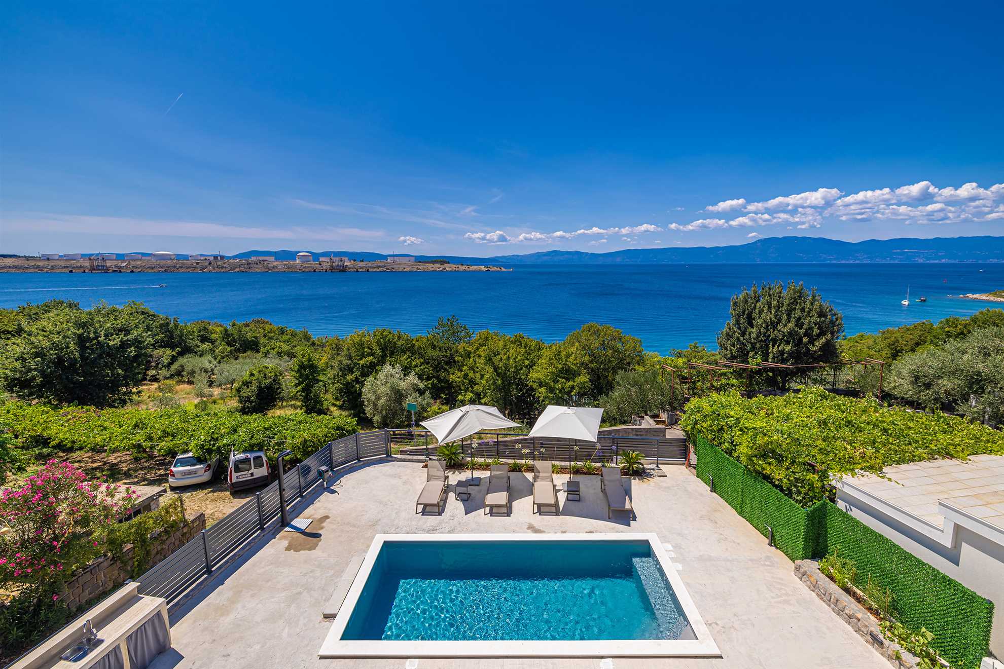 Apartment LAMAR mit privatem Pool und Meerblick