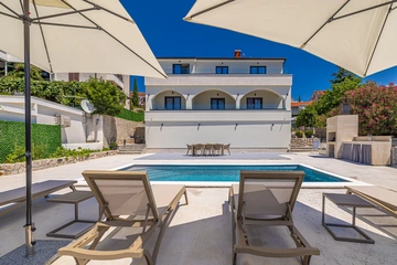 Apartment in Omišalj with Private Heated Pool