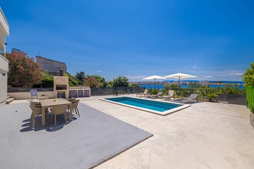 Apartment in Omišalj with Private Heated Pool