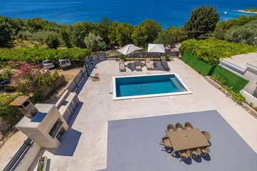 Apartment in Omišalj with Private Heated Pool