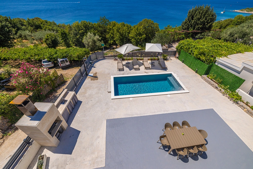 Apartment in Omišalj with Private Heated Pool