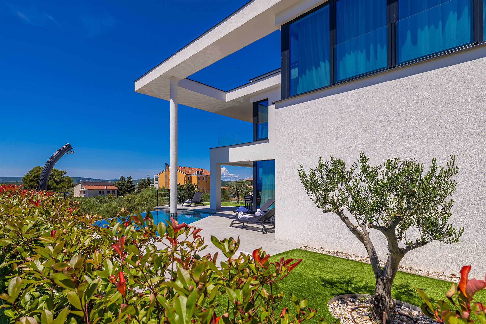Luxury villa 45° with infinity pool