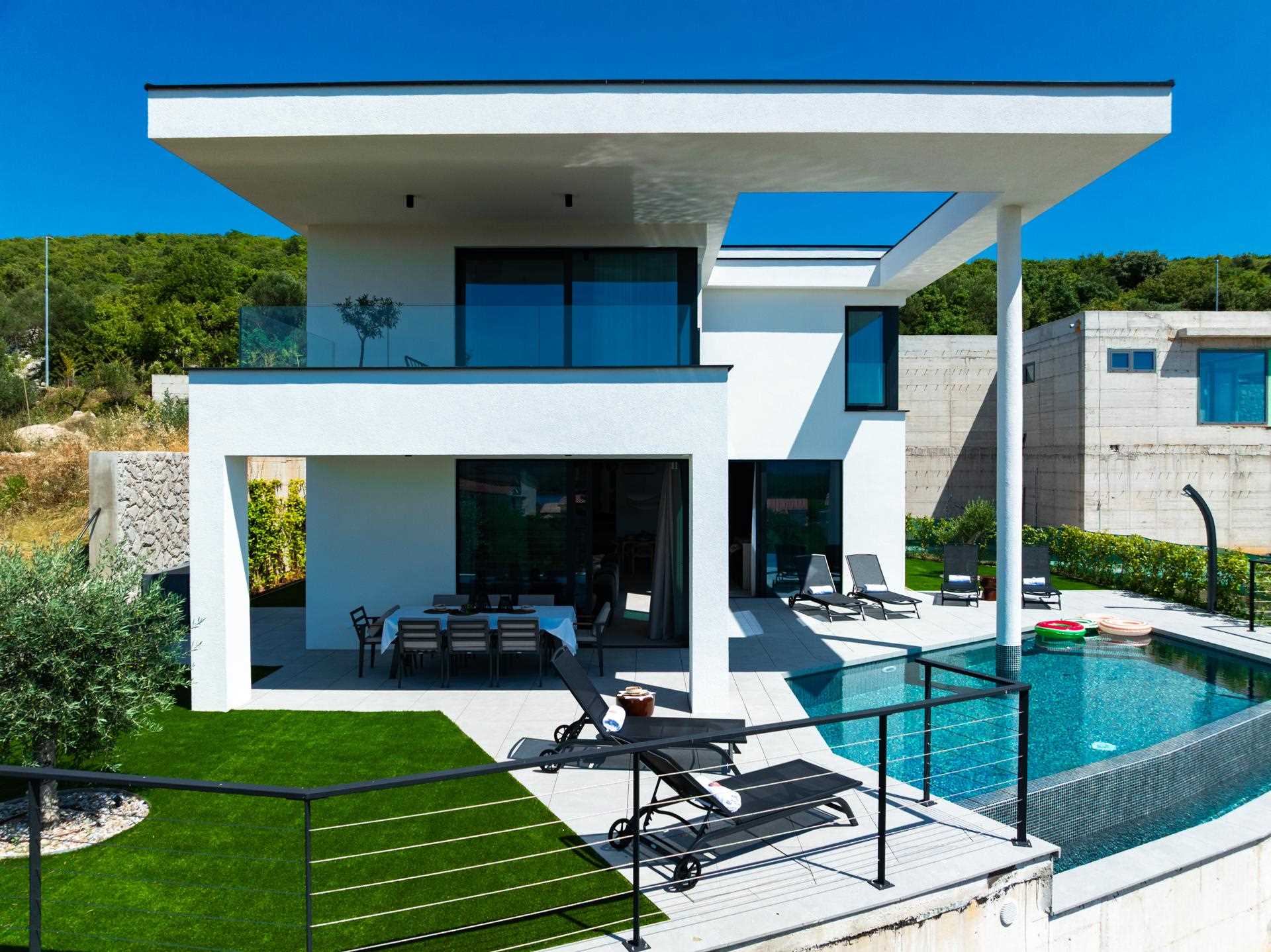 Luxusvilla 45° mit Infinity-Pool