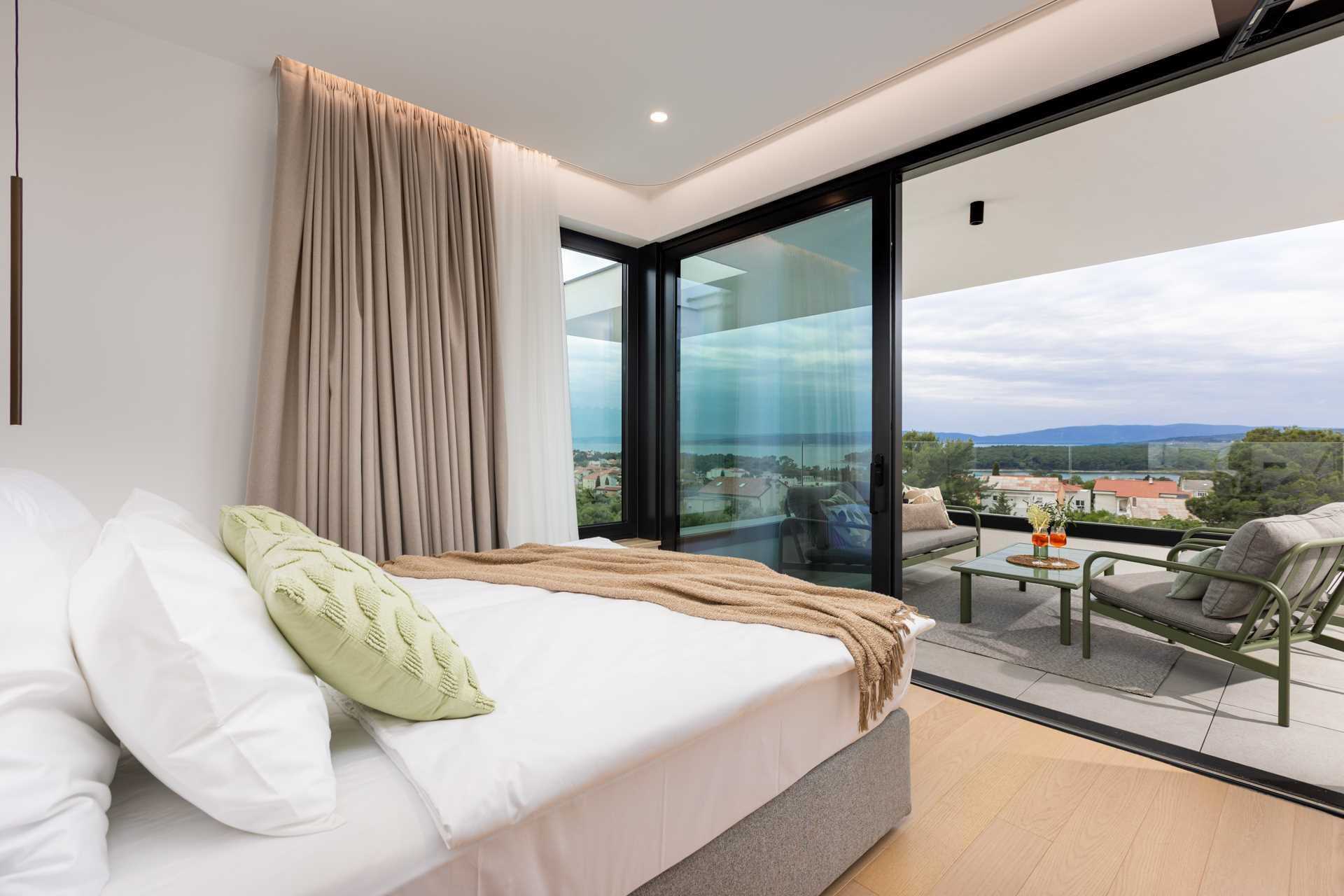 Luxusvilla 45° mit Infinity-Pool