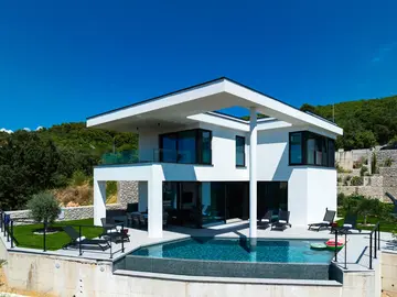 Punat 4-Bedroom Villa with Private Infinity Pool