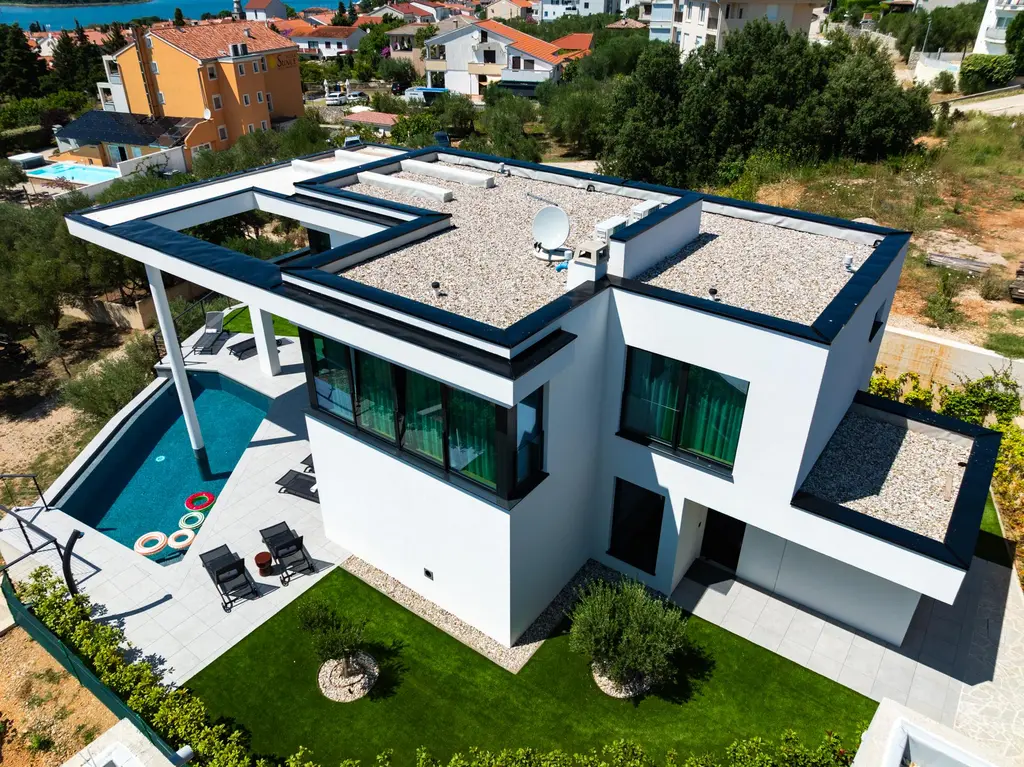 Punat 4-Bedroom Villa with Private Infinity Pool