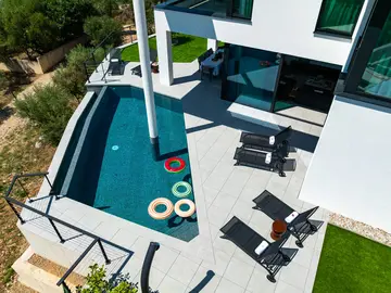 Punat 4-Bedroom Villa with Private Infinity Pool