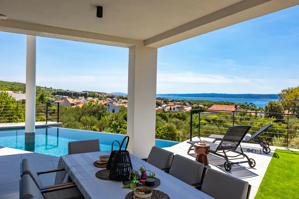 Punat 4-Bedroom Villa with Private Infinity Pool