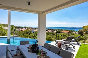 Punat 4-Bedroom Villa with Private Infinity Pool