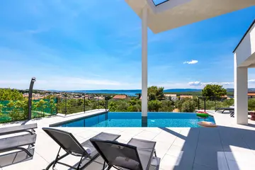 Punat 4-Bedroom Villa with Private Infinity Pool