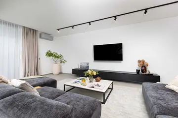 Punat 4-Bedroom Villa with Private Infinity Pool