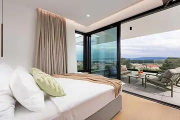 Punat 4-Bedroom Villa with Private Infinity Pool