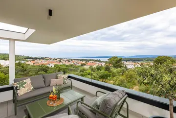 Punat 4-Bedroom Villa with Private Infinity Pool