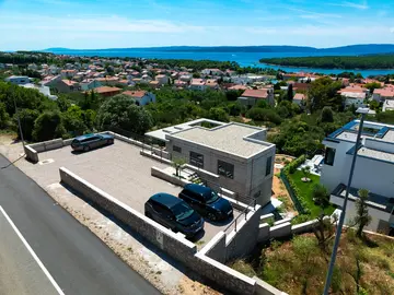 Punat 4-Bedroom Villa with Private Infinity Pool