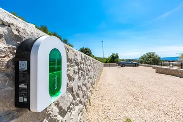 Punat 4-Bedroom Villa with Private Infinity Pool