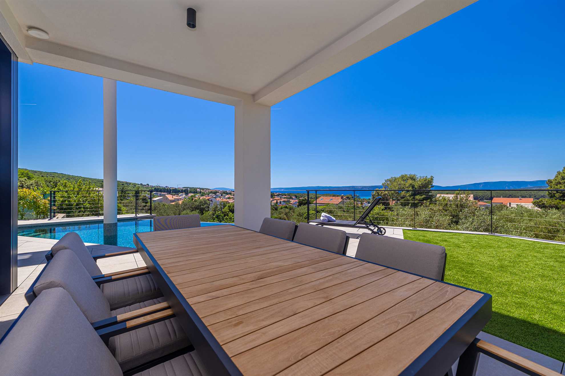 Luxury villa 45° with infinity pool
