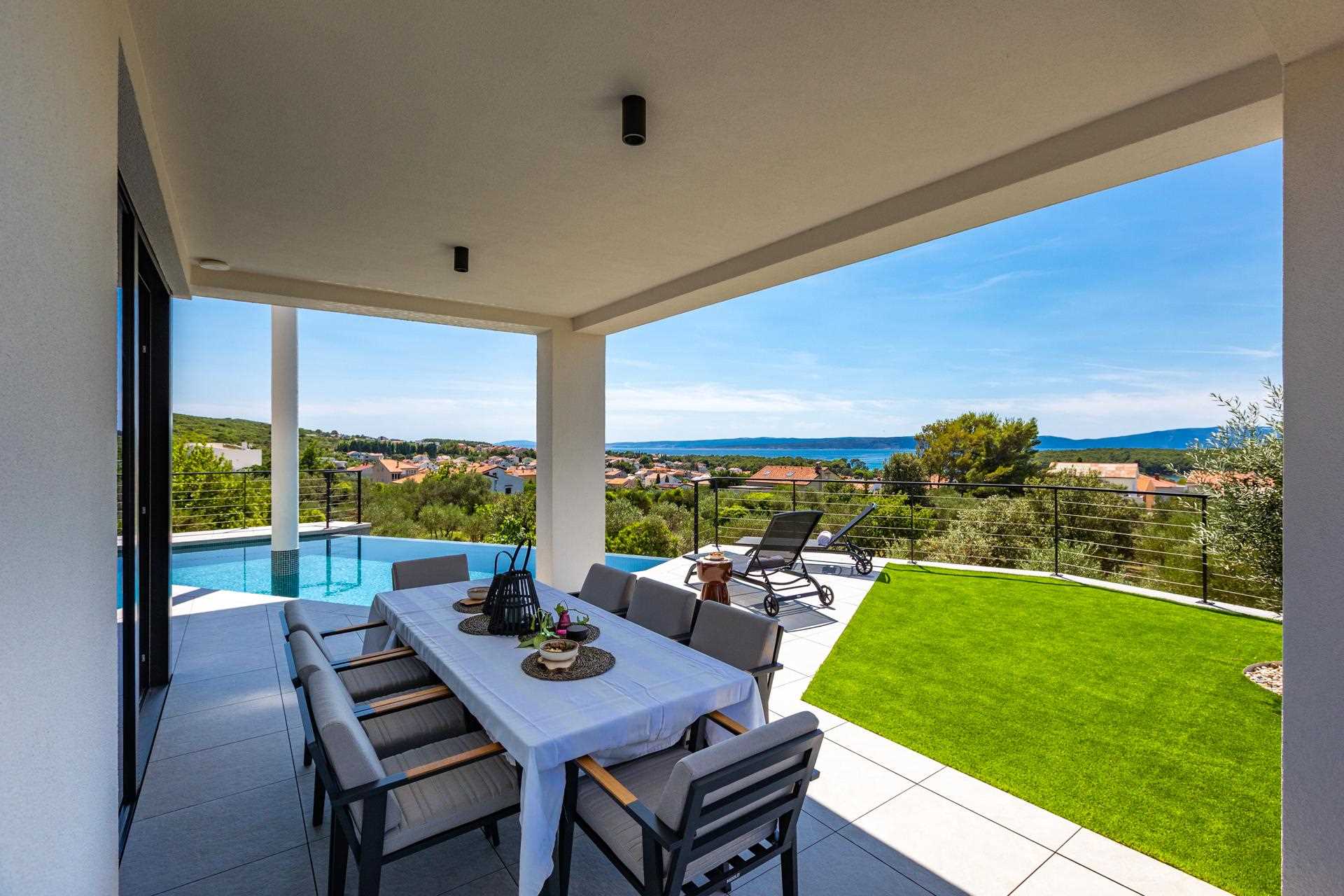 Luxusvilla 45° mit Infinity-Pool