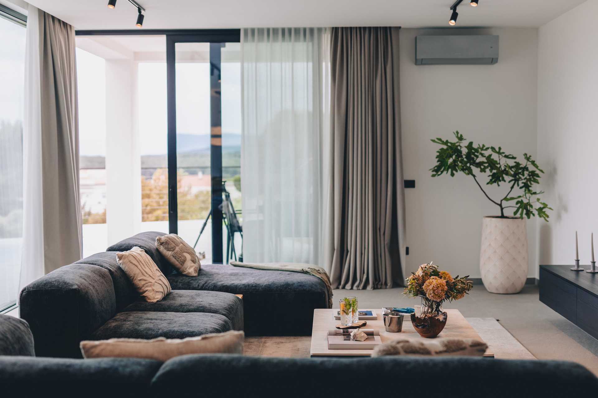 Luxusvilla 45° mit Infinity-Pool