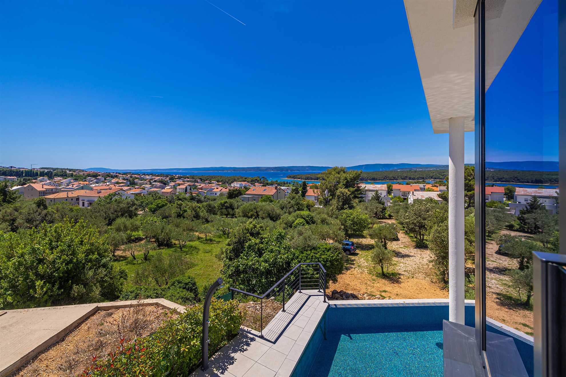 Luxury villa 45° with infinity pool